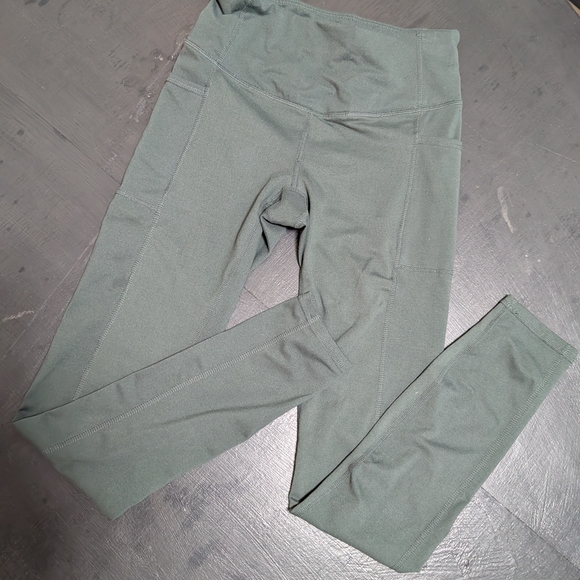 GAIAM Deep Green Fitness Apparel - Picture 1 of 4